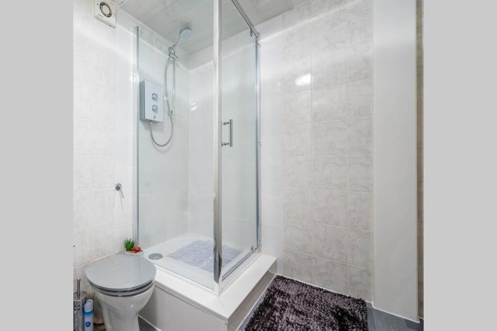 3 Bed Spacious 4 Floor * Birmingham