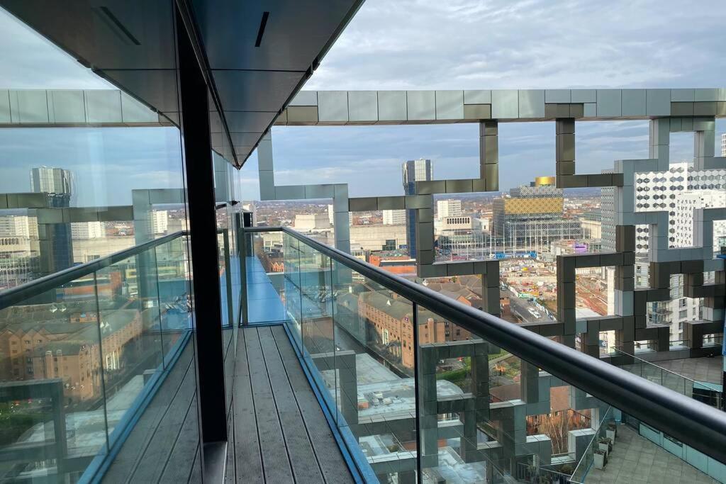 Apartment Elegant One Bedroom With Balcony Recently Refurbished Netflix And Smoking Allowed