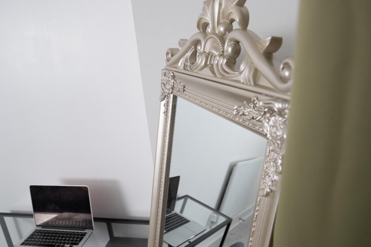 Stylish Centre Apartment *