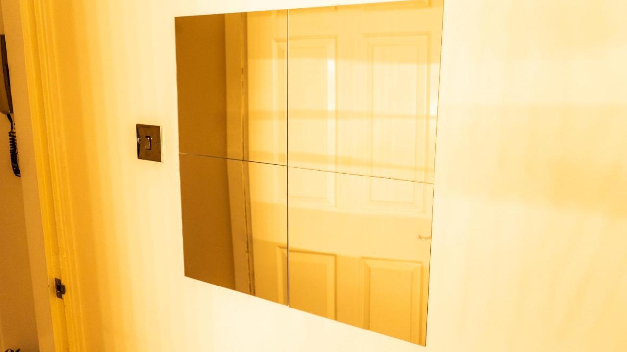 Modern And Cosy With Free Car Park And Free Wifi !!! Apartment