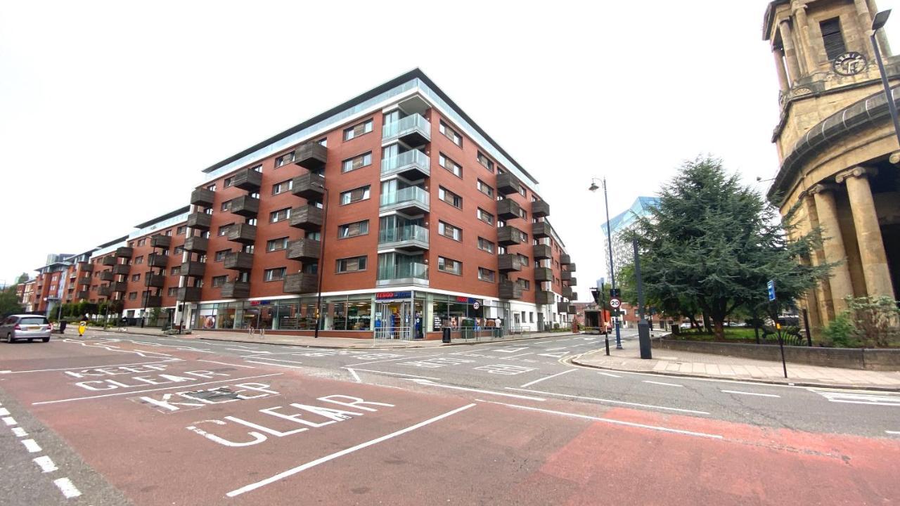 Apartment Maevela - Ultra Lavish Luxury 2 Bed Centre - With Balcony - Free Secure Parking - Ps4 & Smart Tv's