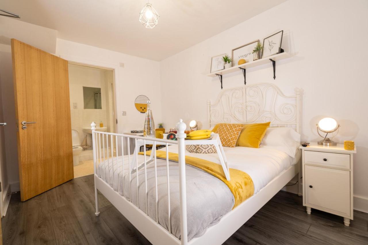 Luxe Place - Netflix & Workspace For 6 Holiday home Birmingham