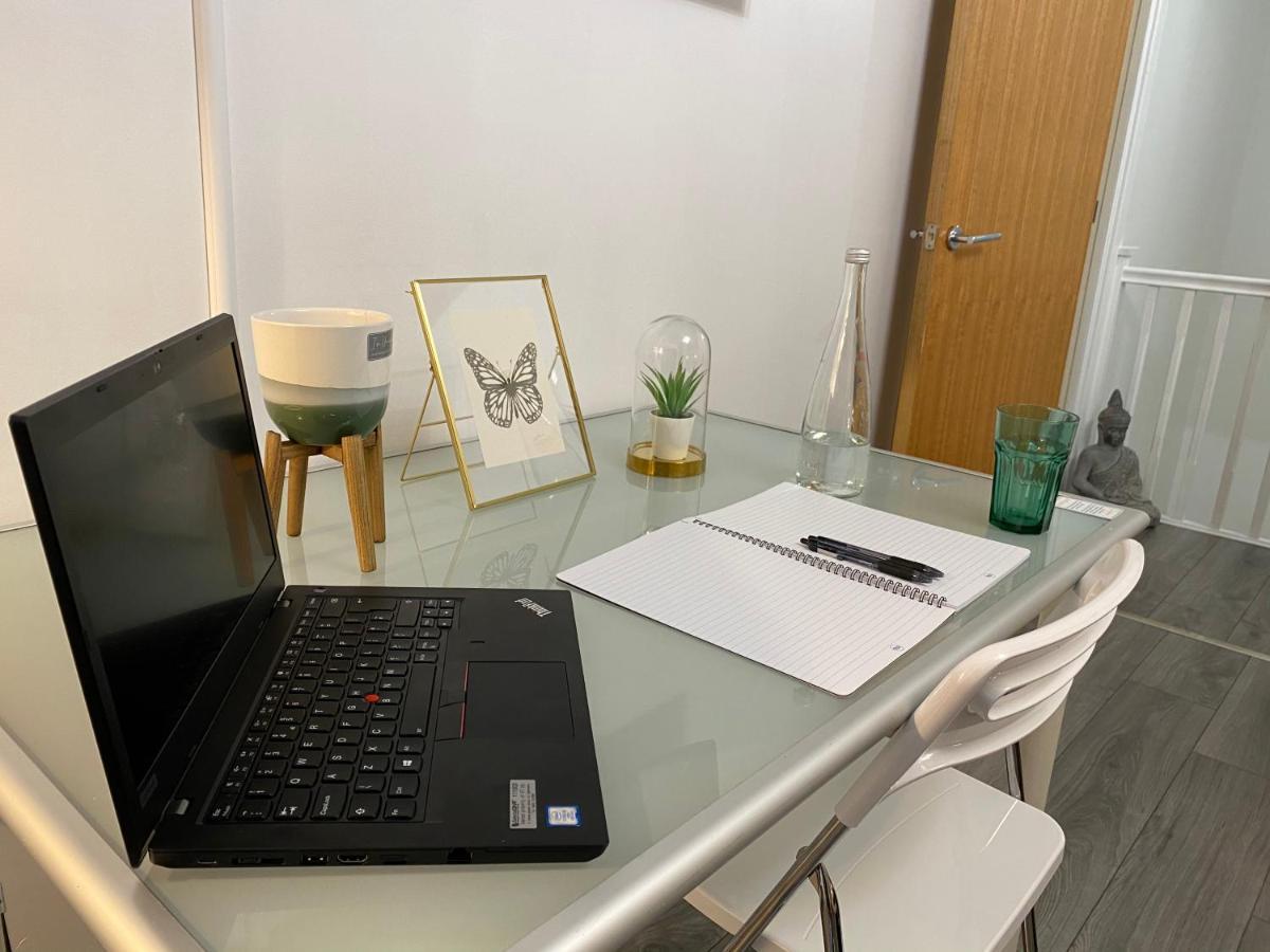 Luxe Place - Netflix & Workspace For 6 Birmingham