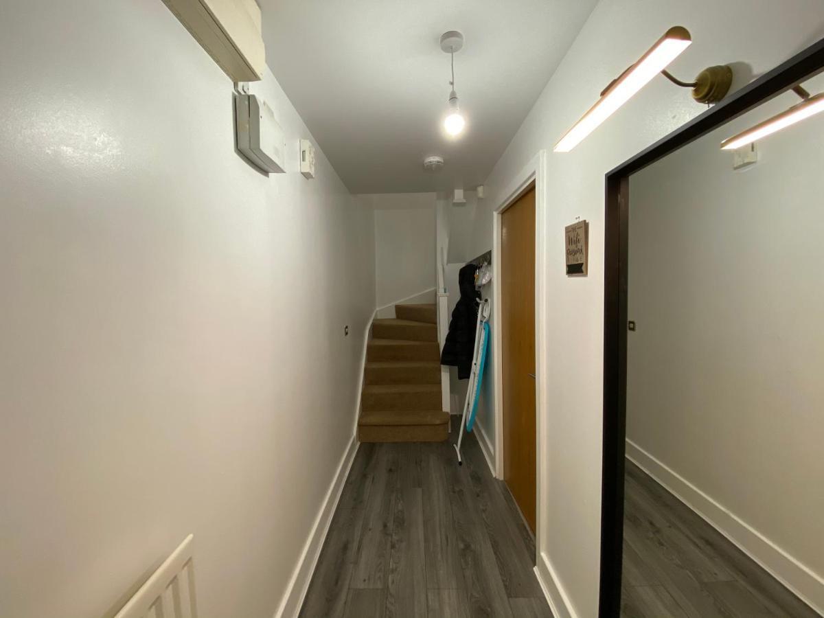 Luxe Place - Netflix & Workspace For 6 * Birmingham