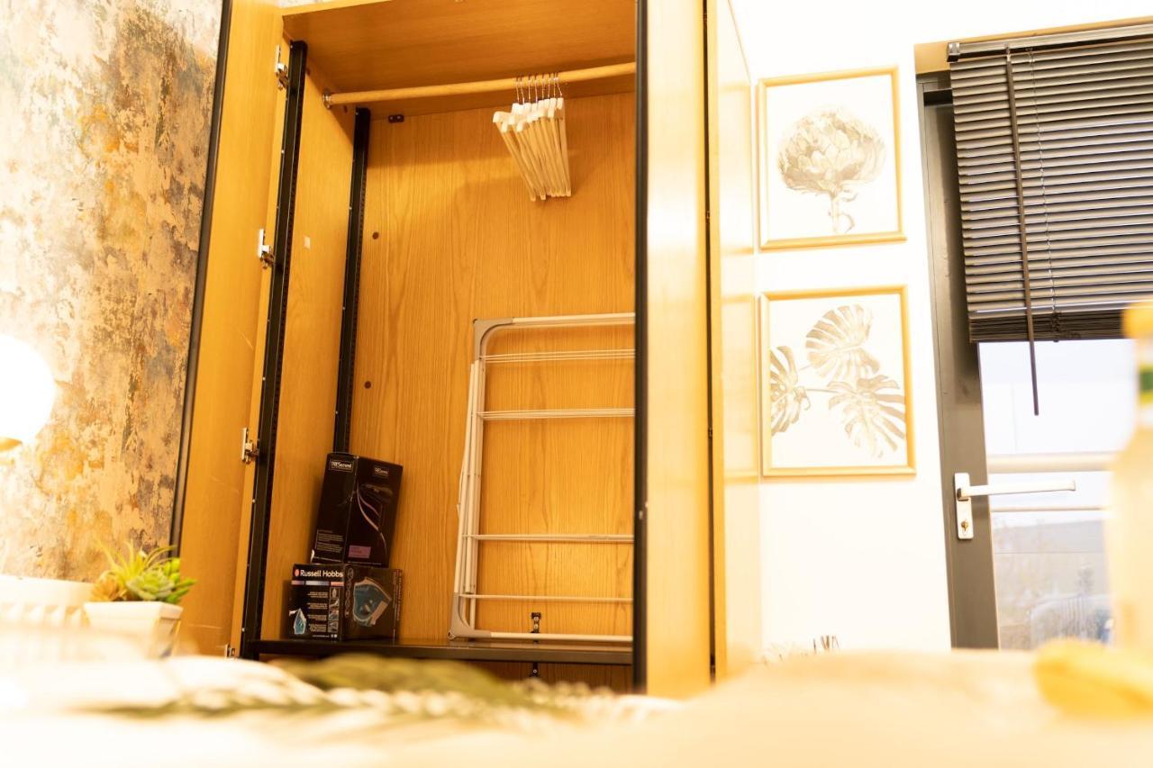 Luxe Place - Netflix & Workspace For 6 * Birmingham