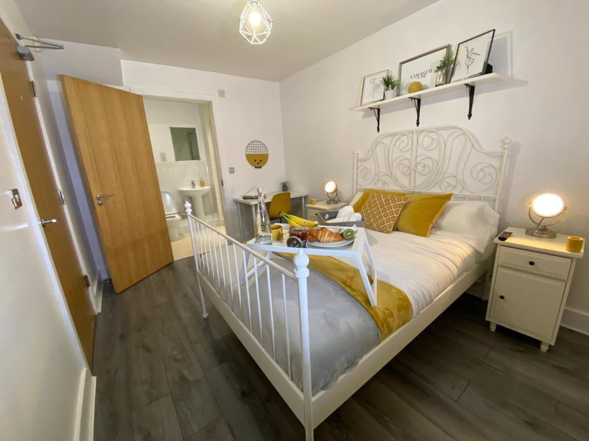 Holiday home Luxe Place - Netflix & Workspace For 6 *