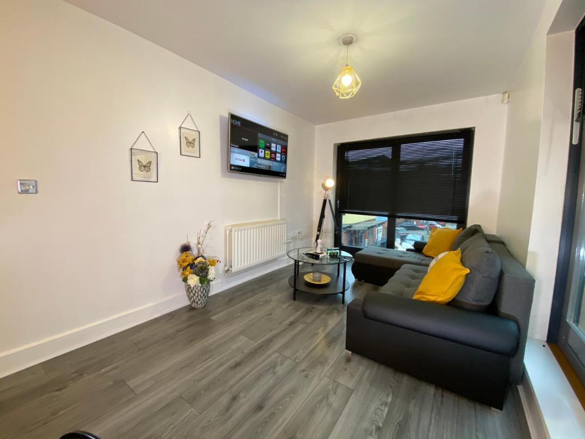 Luxe Place - Netflix & Workspace For 6 * Birmingham