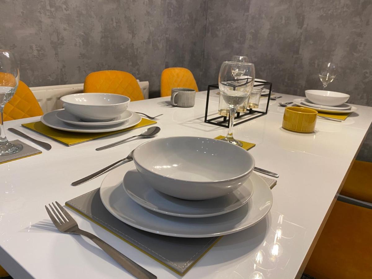 Luxe Place - Netflix & Workspace For 6 Birmingham