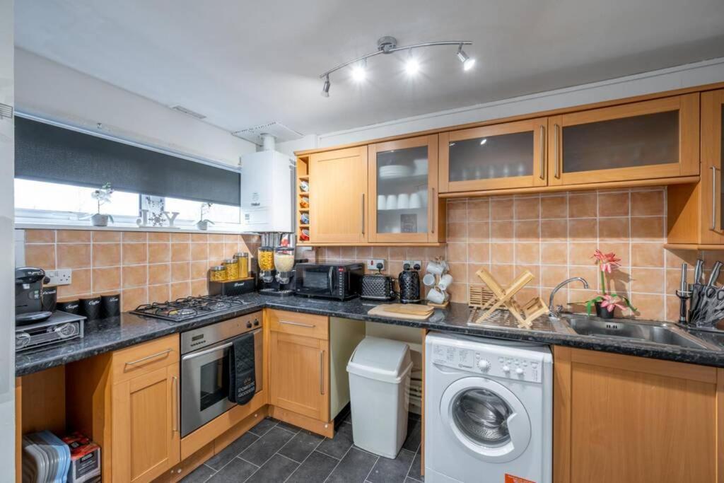 3 Bed Spacious 4 Floor *