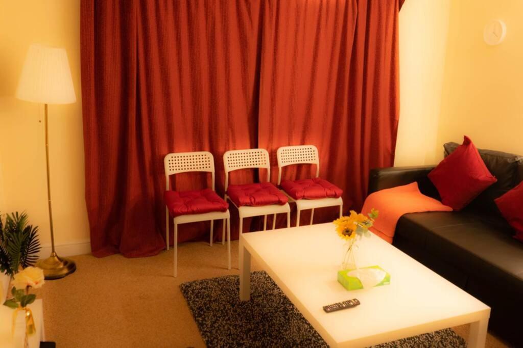 Modern And Cosy With Free Car Park And Free Wifi !!! Apartment Birmingham