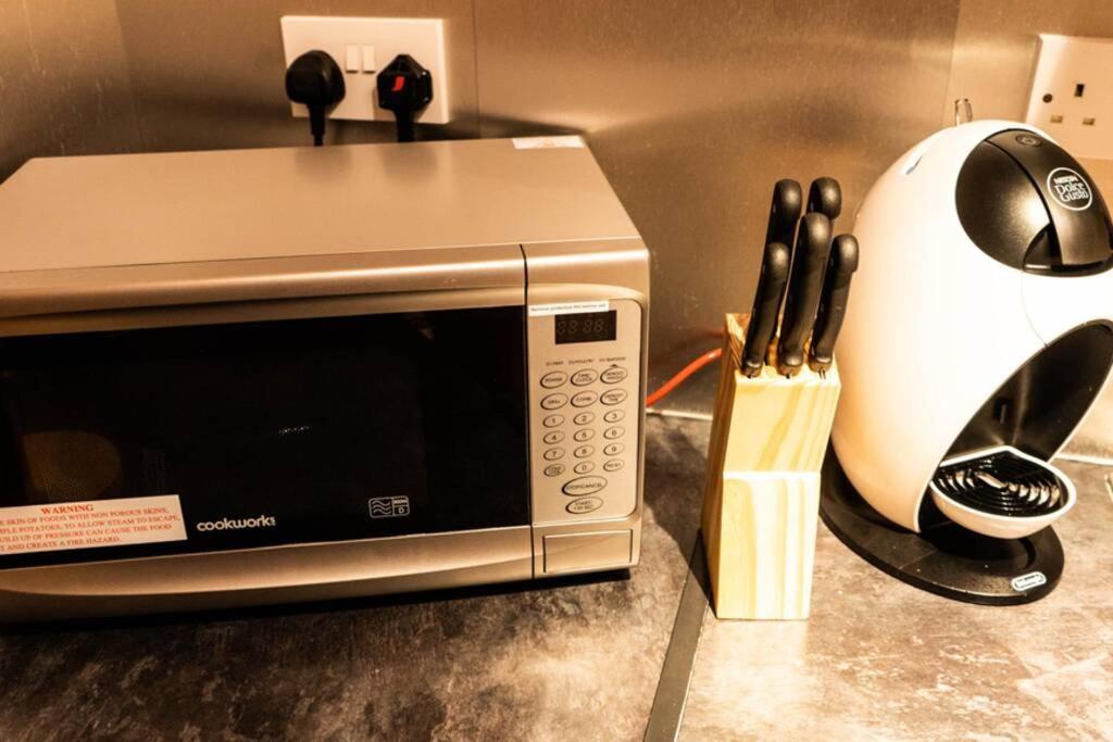 Apartment Modern And Cosy With Free Car Park And Free Wifi !!!