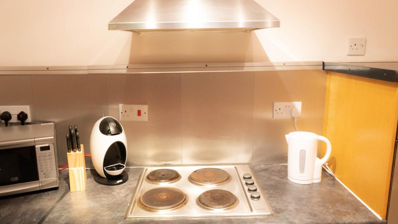 Modern And Cosy With Free Car Park And Free Wifi !!! Apartment *