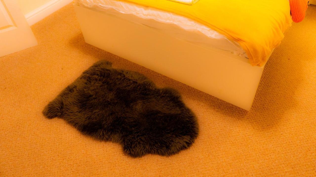 Apartment Modern And Cosy With Free Car Park And Free Wifi !!!