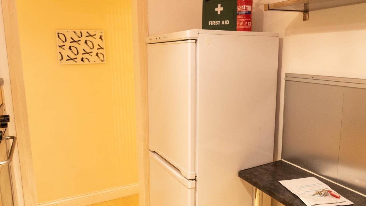Apartment Modern And Cosy With Free Car Park And Free Wifi !!! *