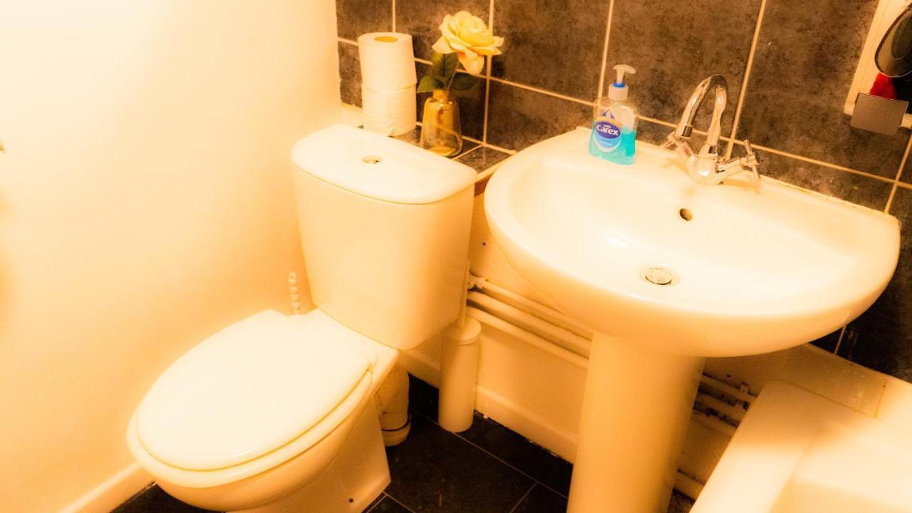 Modern And Cosy With Free Car Park And Free Wifi !!! Apartment Birmingham