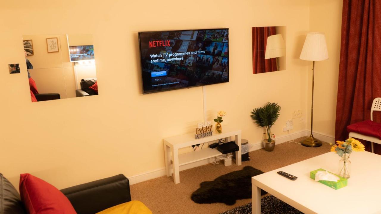 Modern And Cosy With Free Car Park And Free Wifi !!!