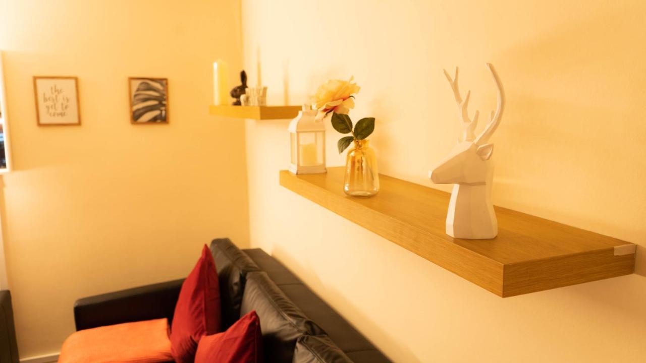 Modern And Cosy With Free Car Park And Free Wifi !!! Apartment *