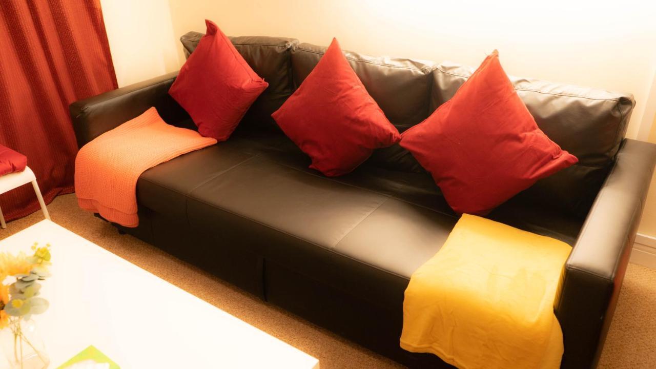 Apartment Modern And Cosy With Free Car Park And Free Wifi !!!