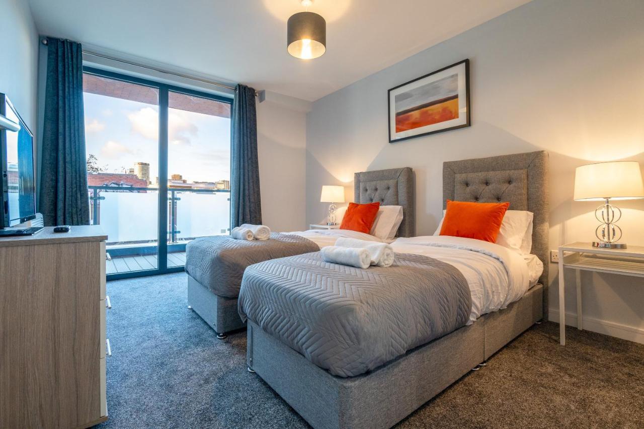 Apartment New Build - Luxury - Huge Balcony - Roof Top Terrace - Digbeth, Centre - Free Netflix, Smart Tv & Alexa *
