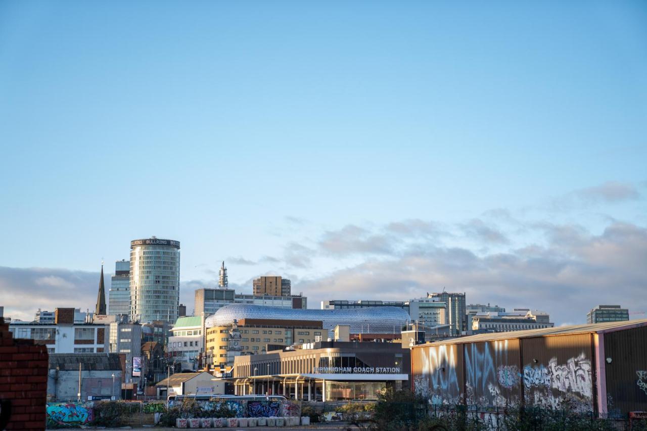 Apartment New Build - Luxury - Huge Balcony - Roof Top Terrace - Digbeth, Centre - Free Netflix, Smart Tv & Alexa *
