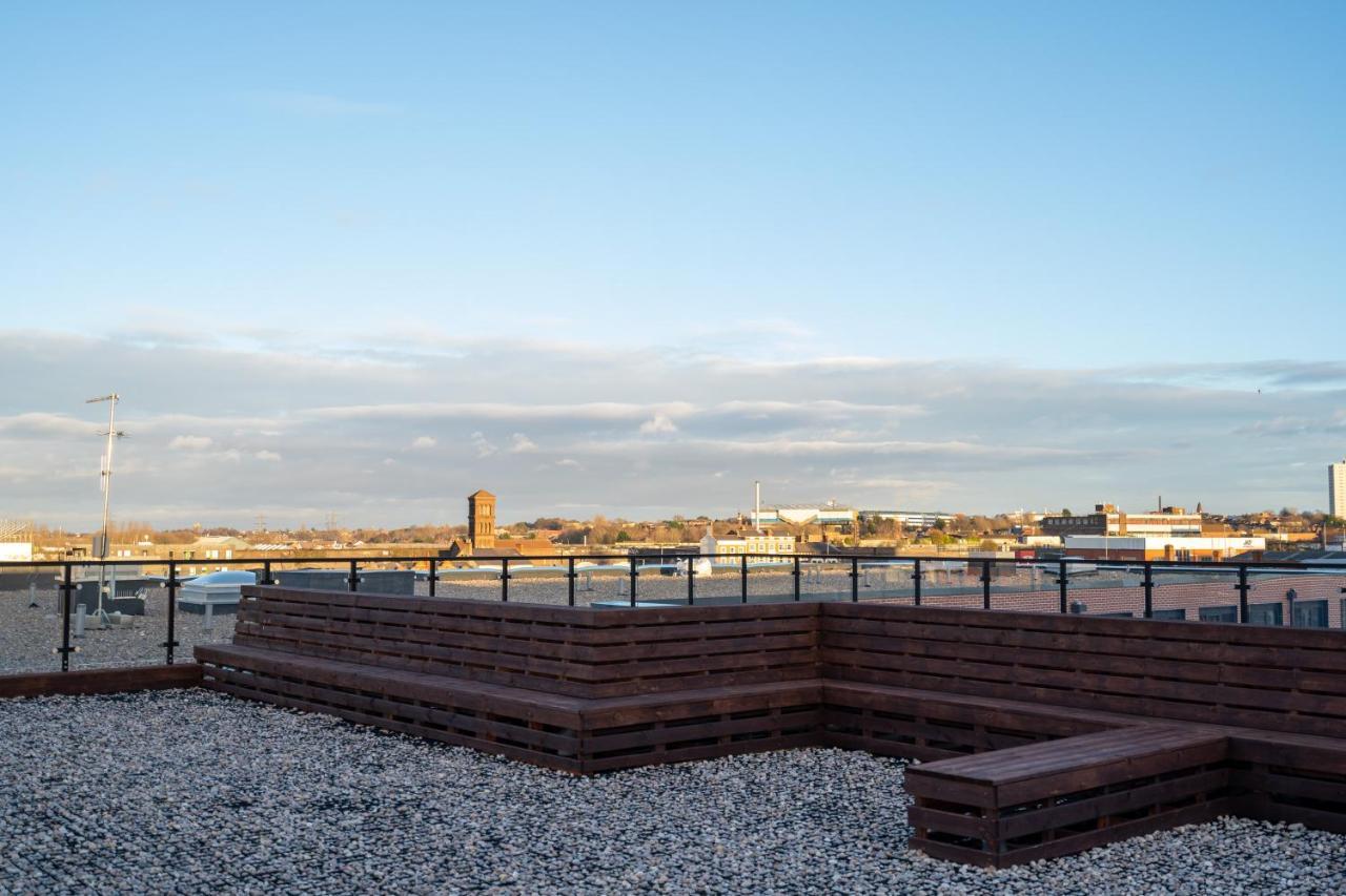 Apartment New Build - Luxury - Huge Balcony - Roof Top Terrace - Digbeth, Centre - Free Netflix, Smart Tv & Alexa *