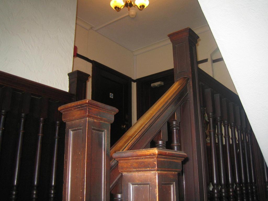 Fountain Court Hotel 2*