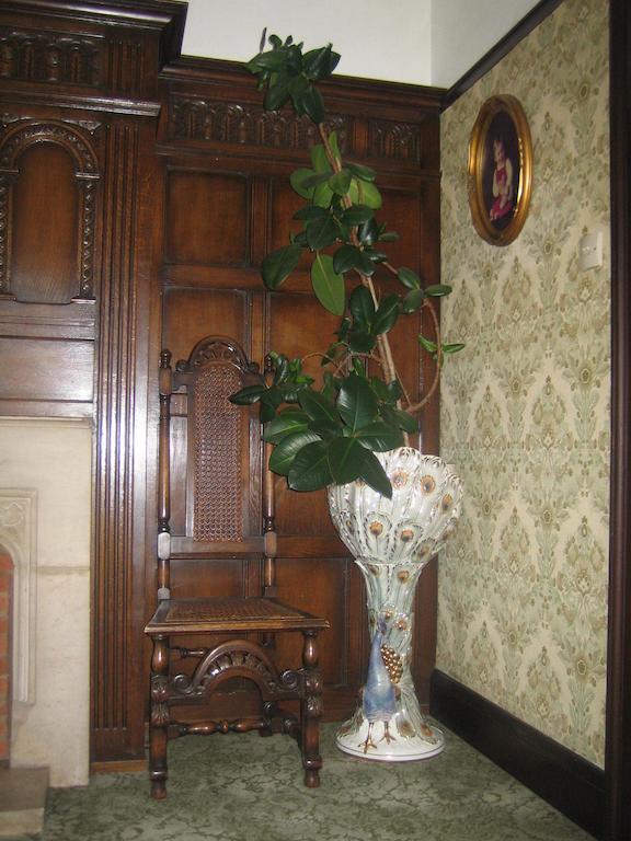 Fountain Court 2*