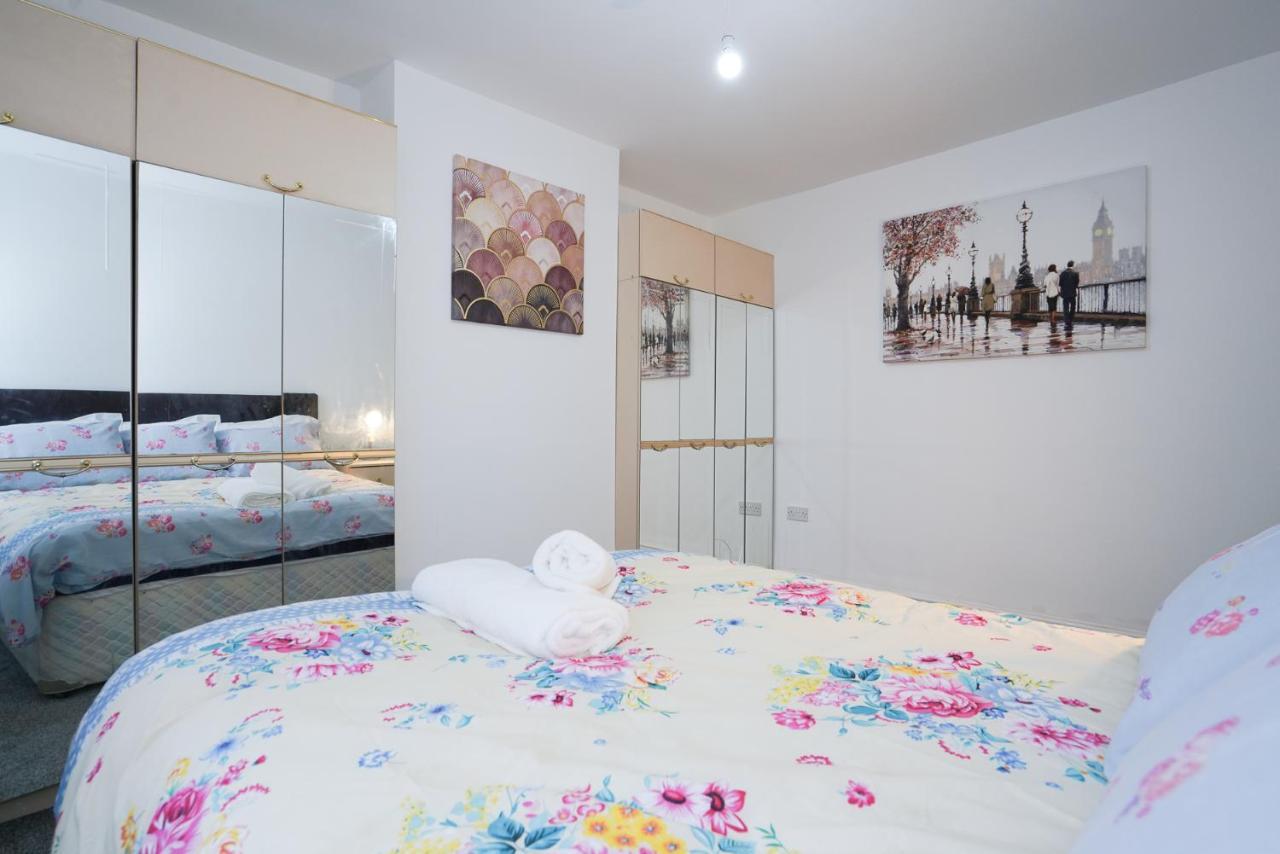 Hagley West House: Spacious 5-bedroom With Motorway Access * Birmingham