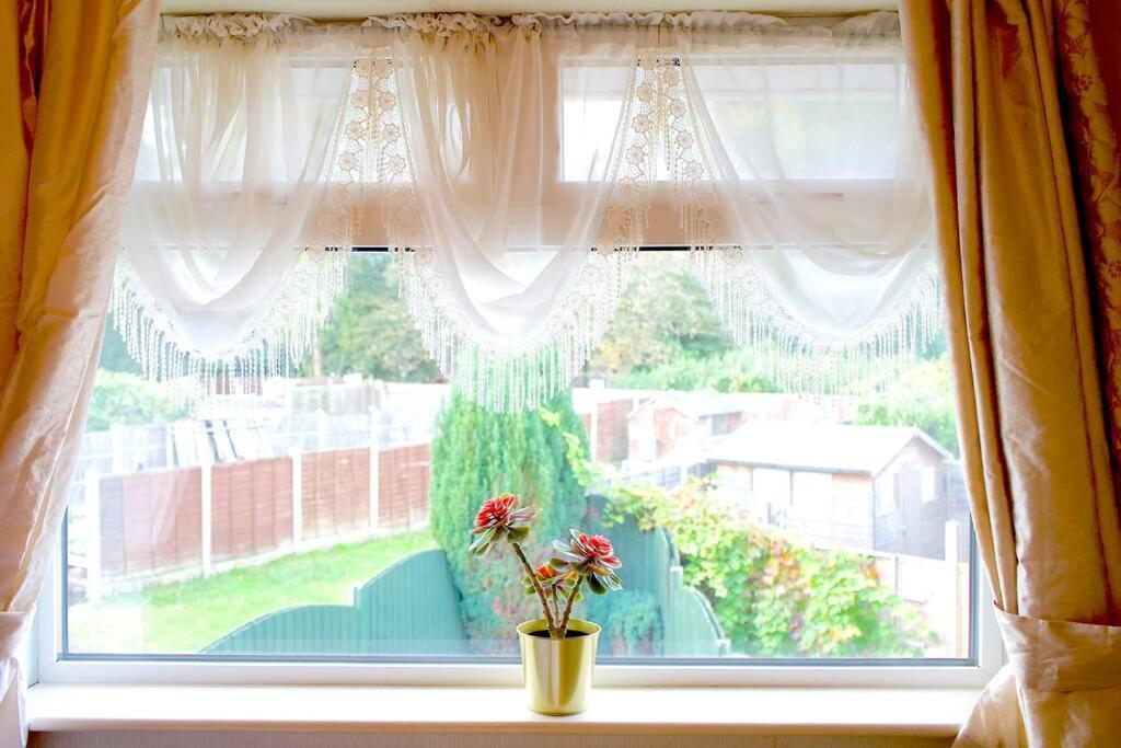 Holiday home Large & Comfy House In Birmingham, 4 Bedroom,secured Free Parking ,free Wifi