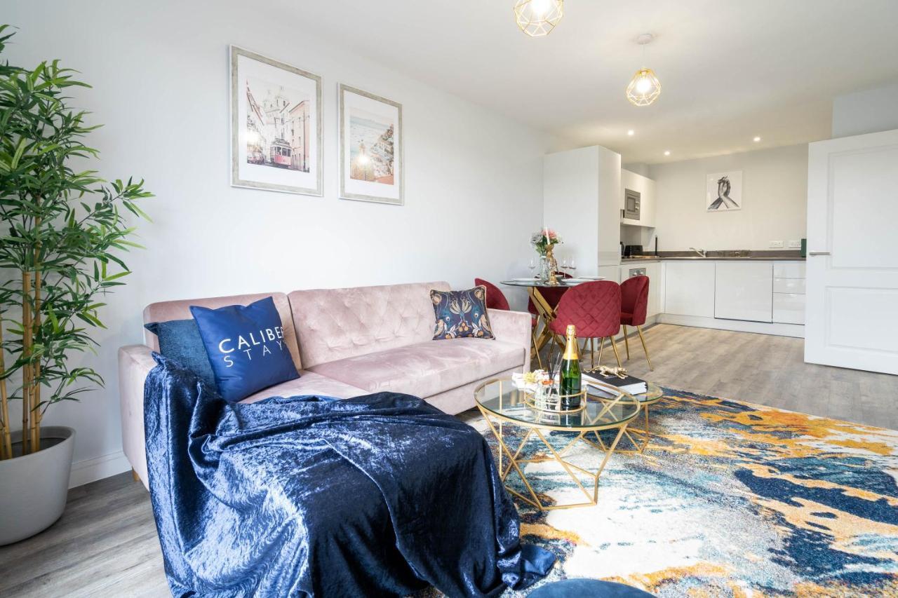 Apartment Caliber Stays & Homes - The Aphrodite Suite- 2 Bedroom - Centre - Free Netflix & Rooftop Skyline Views