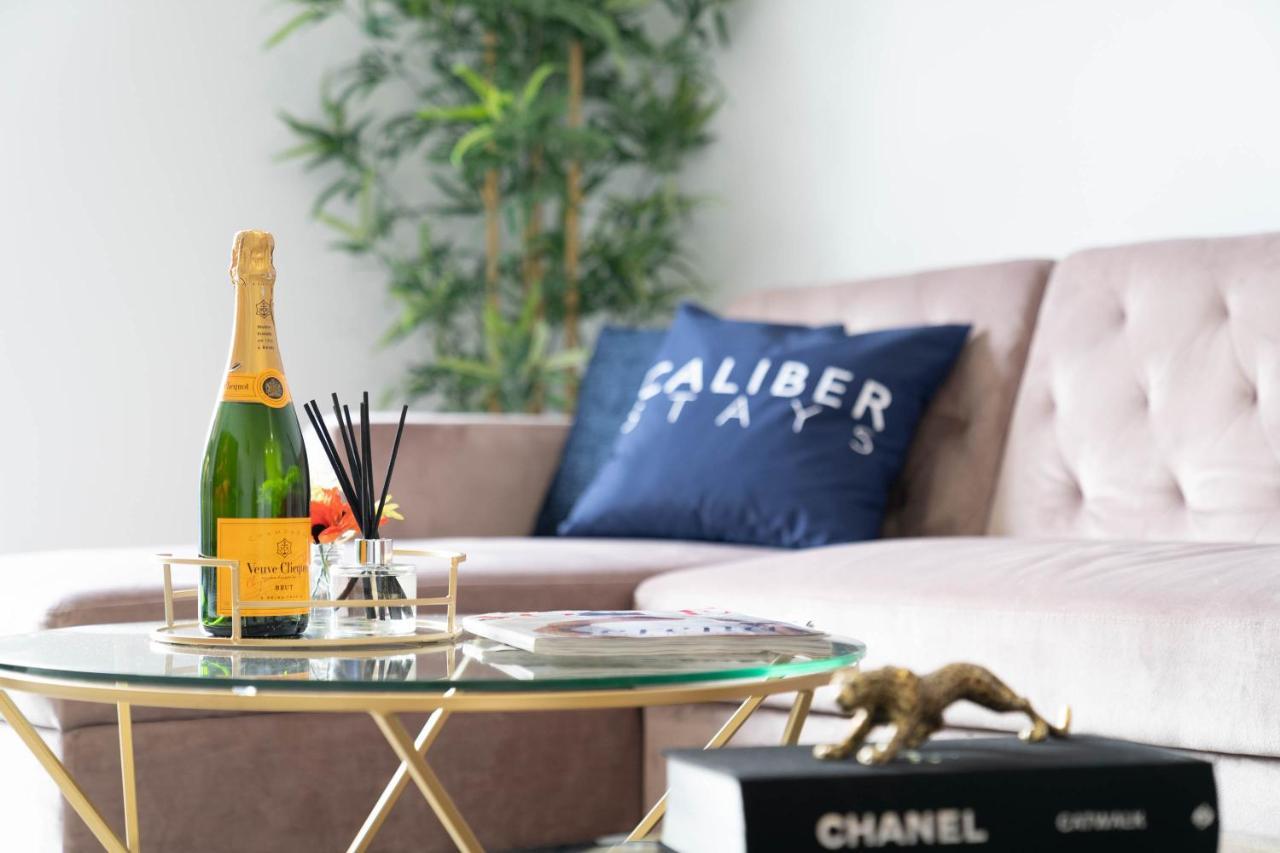 Apartment Caliber Stays & Homes - The Aphrodite Suite- 2 Bedroom - Centre - Free Netflix & Rooftop Skyline Views