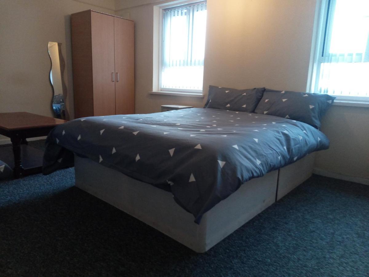 Free Extra Guests!!! Heart Of Centre!! Guest house Birmingham