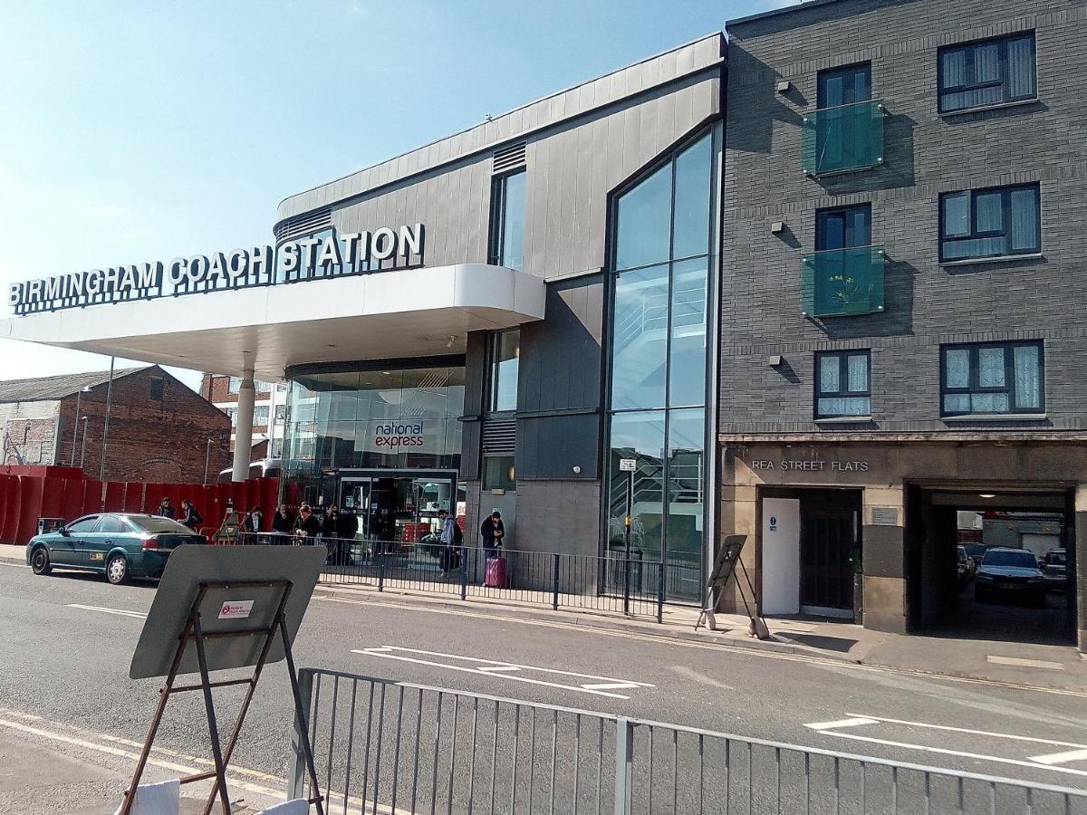 Free Extra Guests!!! Heart Of Centre!! Guest house Birmingham