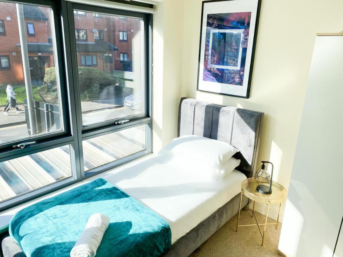 Tudors Esuites House Centre Netflix * Birmingham