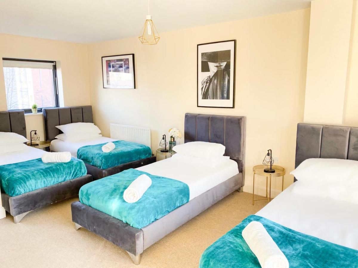 Tudors Esuites House Centre Netflix Holiday home *