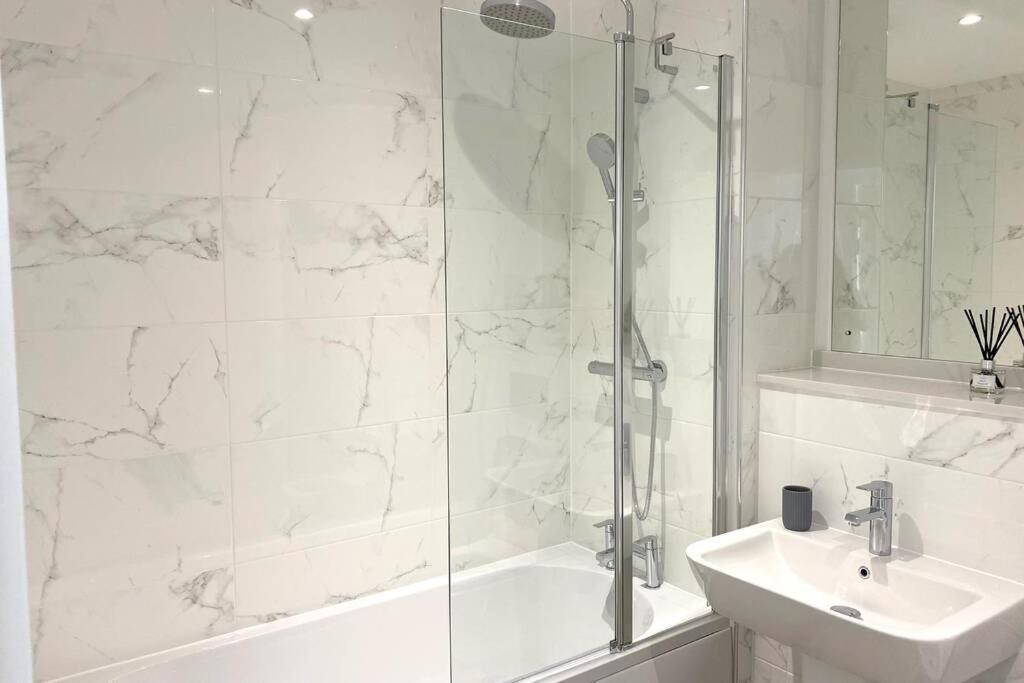 Luxury 2 Bedroom Apartment, Broad Street