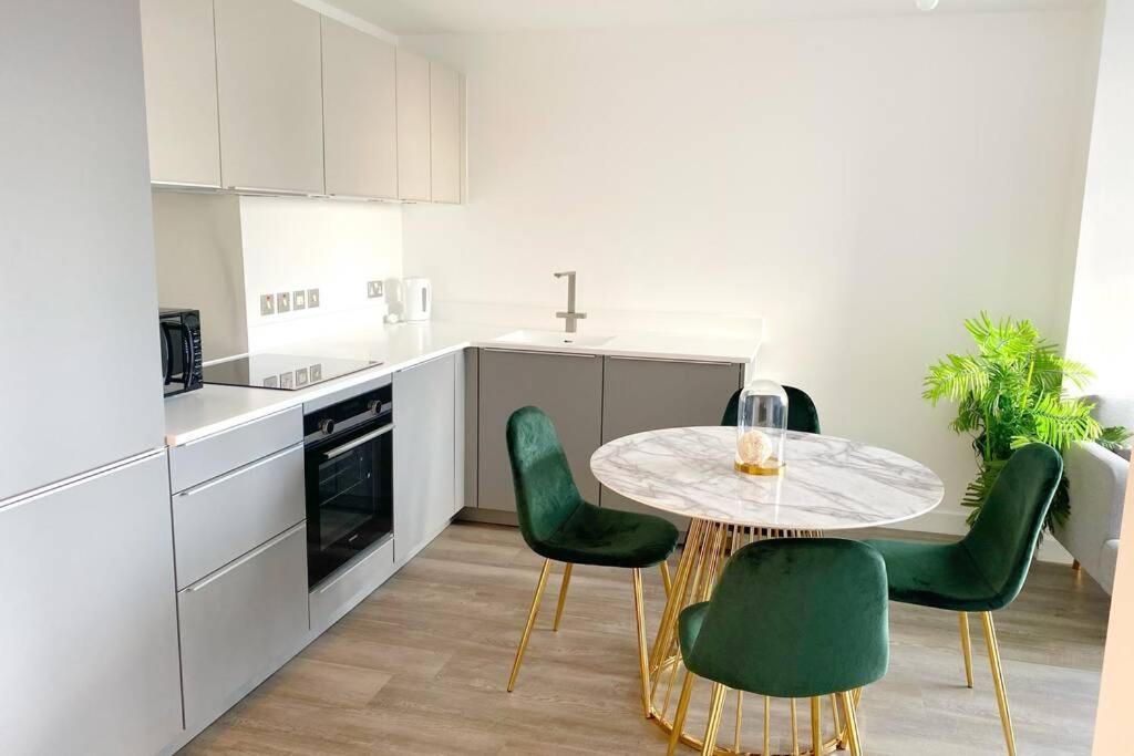 Luxury 2 Bedroom Apartment, Broad Street * Birmingham