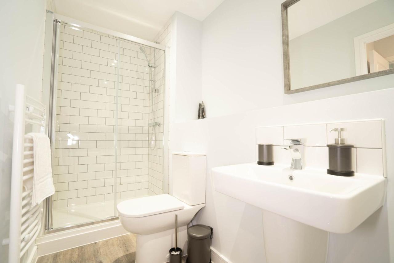 Apartment Urban Chic Haven - - Parking Included