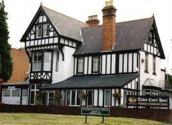 Inn The Tudor Court