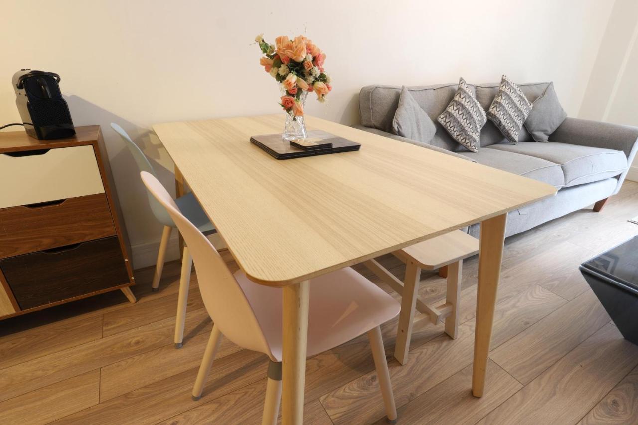 Postbox Premier Apartment Birmingham