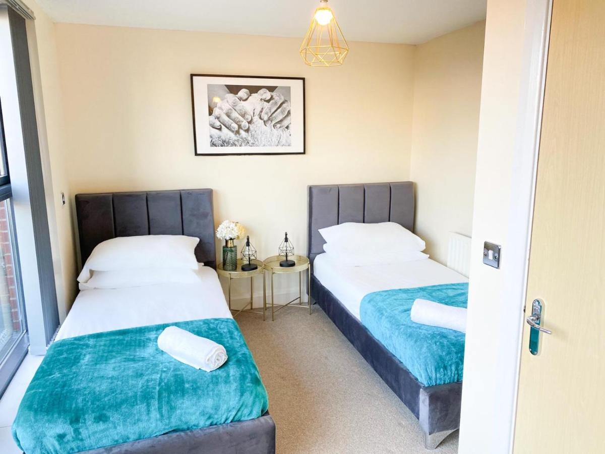 Tudors Esuites House Centre Netflix * Birmingham