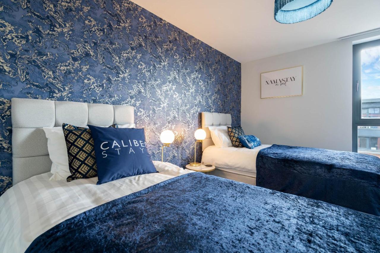 Caliber Stays & Homes - The Aphrodite Suite- 2 Bedroom - Centre - Free Netflix & Rooftop Skyline Views *