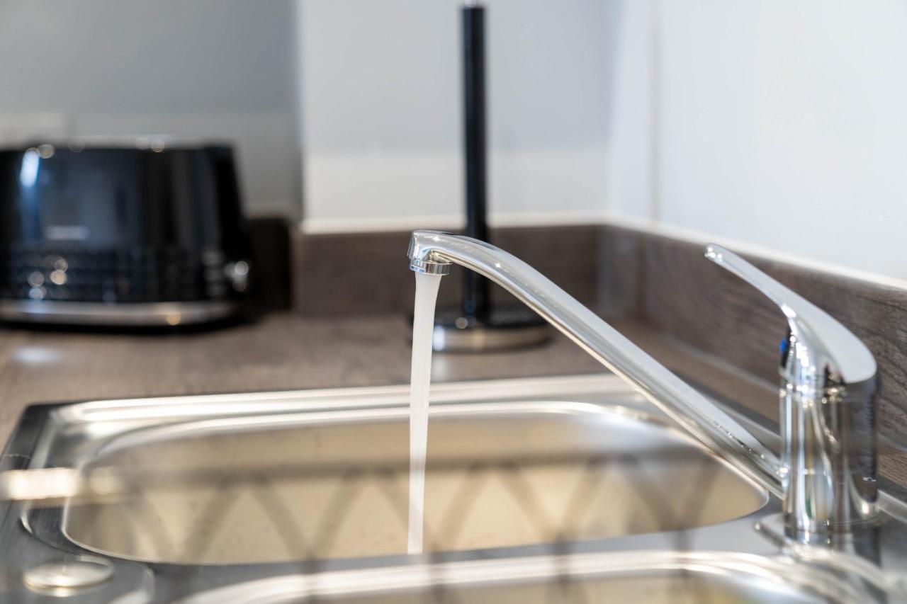 Caliber Stays & Homes - The Aphrodite Suite- 2 Bedroom - Centre - Free Netflix & Rooftop Skyline Views * Birmingham