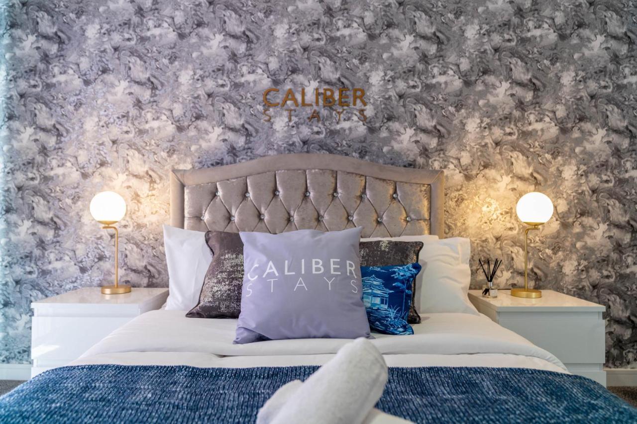 Caliber Stays & Homes - The Aphrodite Suite- 2 Bedroom - Centre - Free Netflix & Rooftop Skyline Views Apartment *