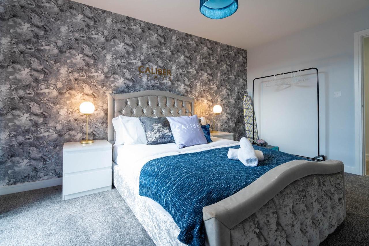 Caliber Stays & Homes - The Aphrodite Suite- 2 Bedroom - Centre - Free Netflix & Rooftop Skyline Views Apartment *