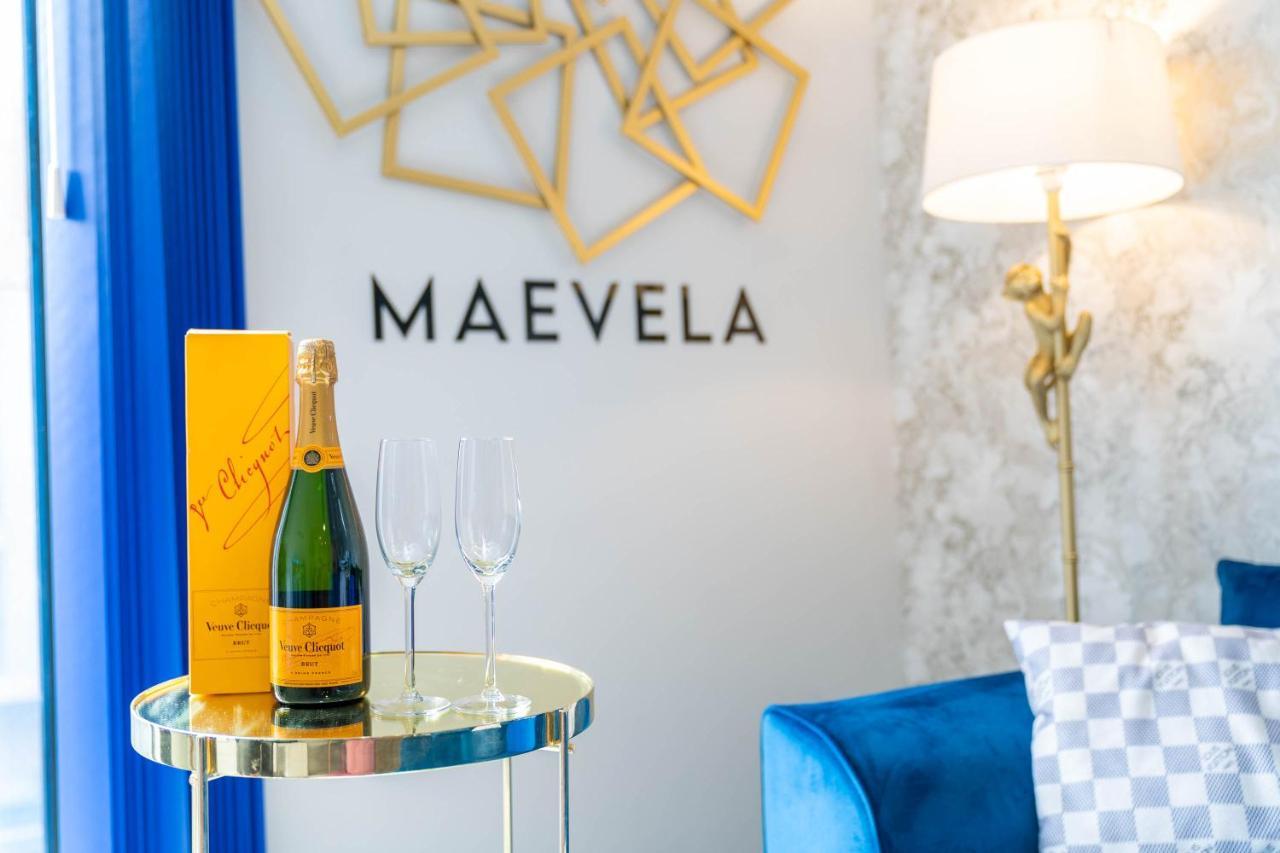 Maevela - Ultra High-end New Build ✪ Centre, Digbeth ✓ With Juliet Balcony - Rooftop Terrace - Ps4 & Smart Tv's Apartment *