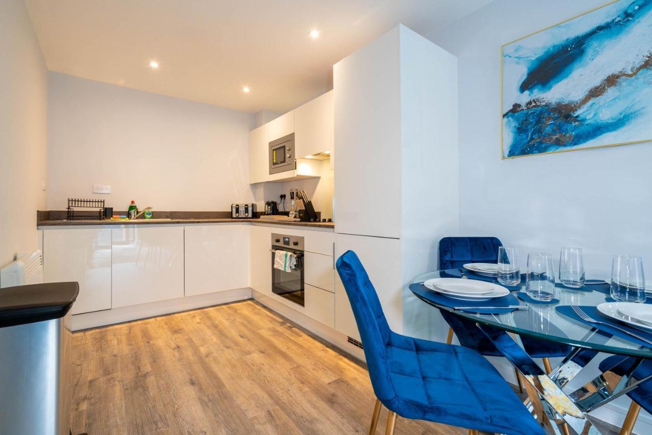 Apartment Maevela - Ultra High-end New Build ✪ Centre, Digbeth ✓ With Juliet Balcony - Rooftop Terrace - Ps4 & Smart Tv's *