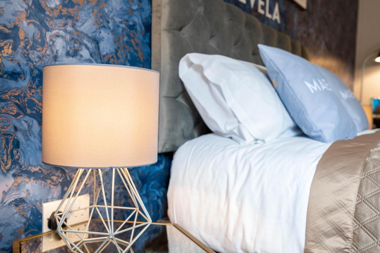 Maevela - Ultra High-end New Build ✪ Centre, Digbeth ✓ With Juliet Balcony - Rooftop Terrace - Ps4 & Smart Tv's Apartment