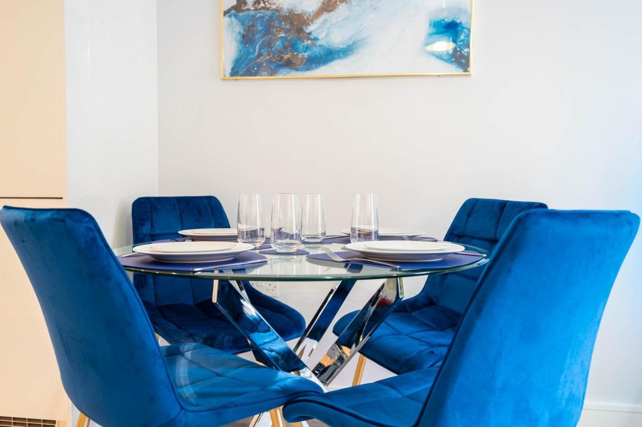 Maevela - Ultra High-end New Build ✪ Centre, Digbeth ✓ With Juliet Balcony - Rooftop Terrace - Ps4 & Smart Tv's Apartment