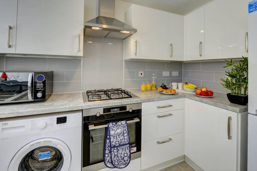 The Stratford Palace Apartment *